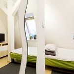 Dobranoc بيت شباب بوزنان