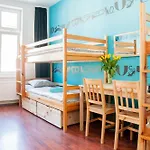 Dobranoc بيت شباب