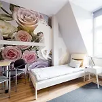 Dobranoc بيت شباب بوزنان