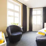 Dobranoc بيت شباب *