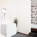 Dobranoc بيت شباب بوزنان