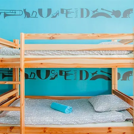 بيت شباب Dobranoc