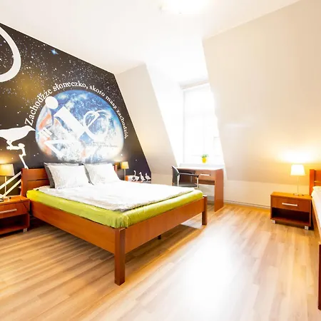 بيت شباب Dobranoc